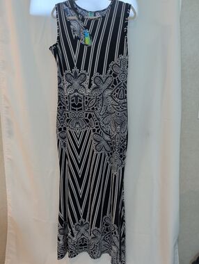 Sleeveless Blue & White Patterned Maxi Dress